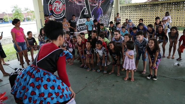 Deputada Joana Darc, realiza ação em comemoração à Páscoa com mais de 50 crianças no bairro da Paz