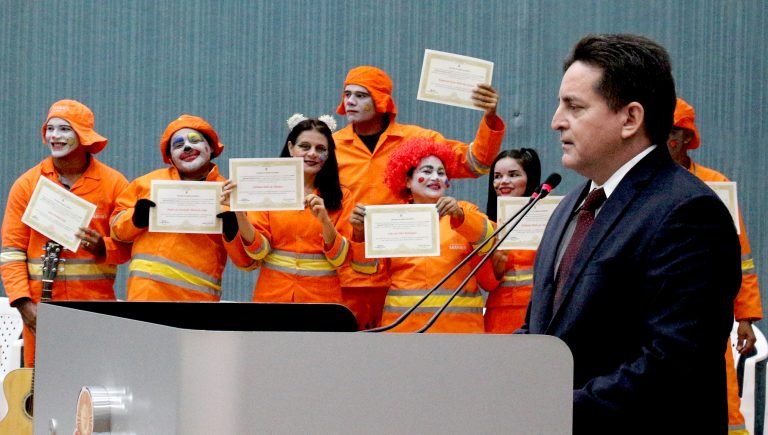Garis recebem homenagem na Câmara Municipal