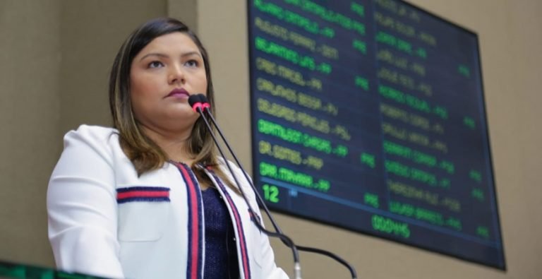 Joana Darc denunciará ato de machismo praticado por Wilker Barreto