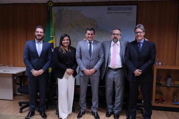 Deputada Joana Darc, Clínica Pública veterinária clinica veterinaria gratuita em manaus