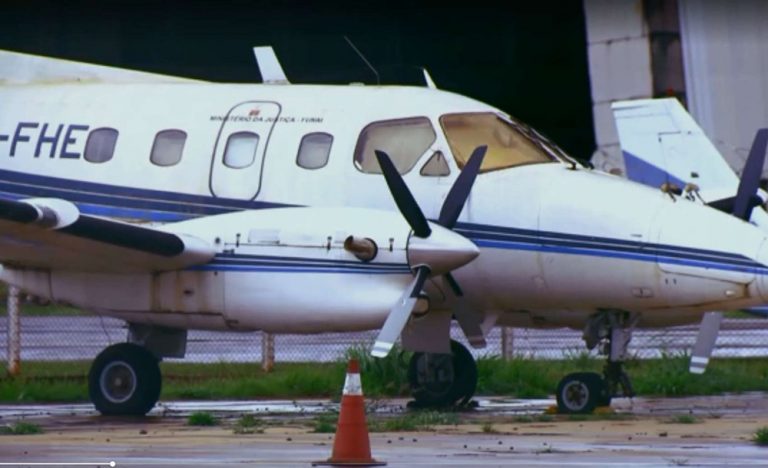 Ministra Damares Alves faz vistoria em aeronaves abandonadas da Funai