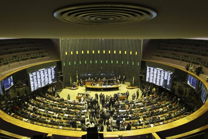 Plenário da Câmara inicia votaçao da reforma da Previdência