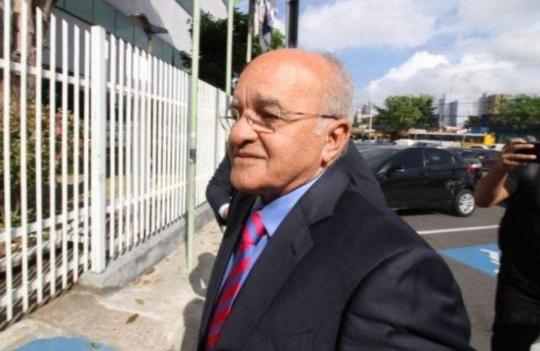 Ex-governador José Melo chora durante depoimento e diz que não sabia do esquema