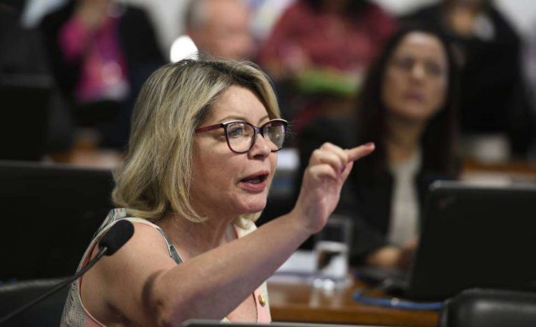 Selma Arruda: “Flávio Bolsonaro foi grosseiro, parecia que estava me dando uma ordem”