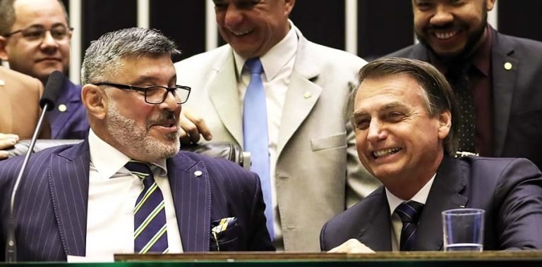 Frota divulga vídeo em que Bolsonaro pede para “fechar a matraca”