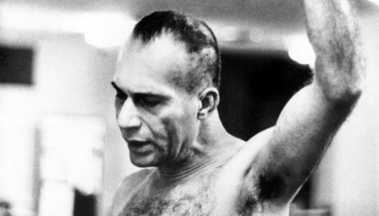 Deputada comunista presta homenagem a terrorista Marighella