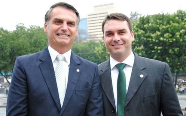‘Se eu não tiver a cabeça no lugar, eu alopro’, diz Bolsonaro sobre Flávio