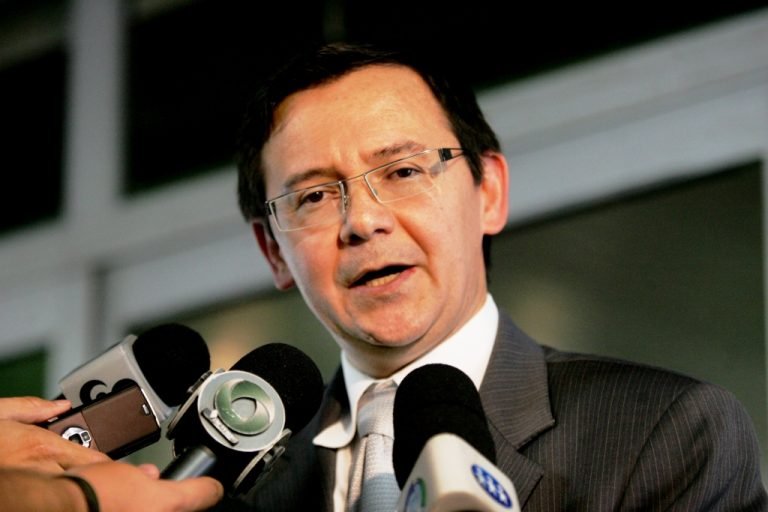 URGENTE: Juiz nega pedido de lockdown no AM e mostra incompetência do MP