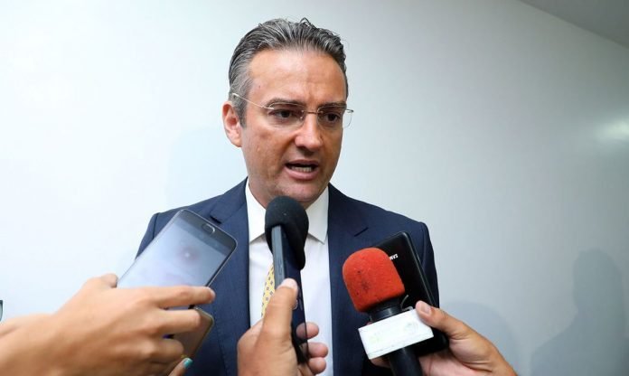 Rolando Alexandre Bolsonaro nomeia secretário da Abin para a direção-geral da PF