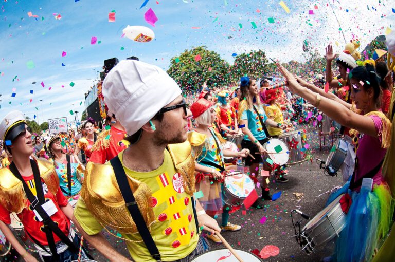 Folião participa de bloco de carnaval
