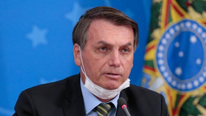 Bolsonaro fala em abrir o comércio