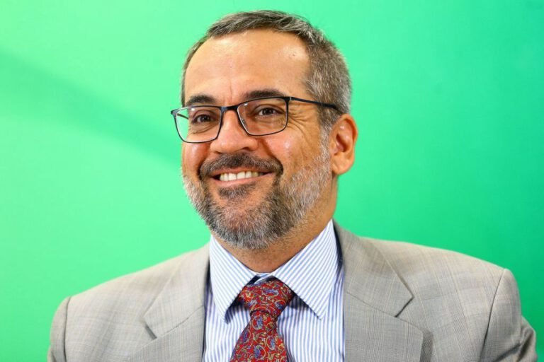Weintraub salário