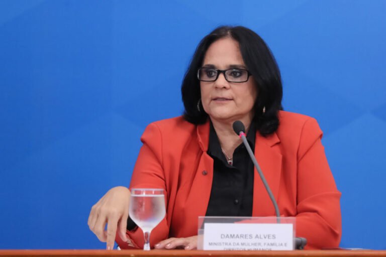 Ministra Damares em Manaus