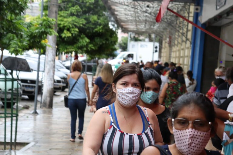 Após recomendação de Joana Darc, Governo vai distribuir 10 mil máscaras nos terminais da cidade