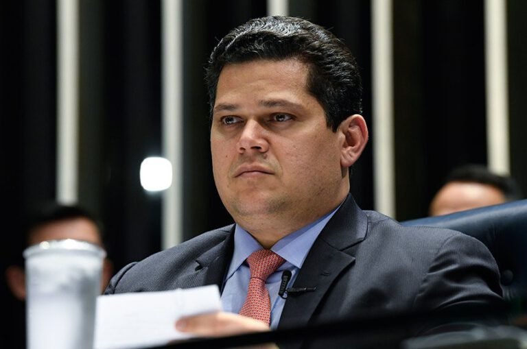 Alcolumbre prorroga MPs com ações de enfrentamento ao Covid-19