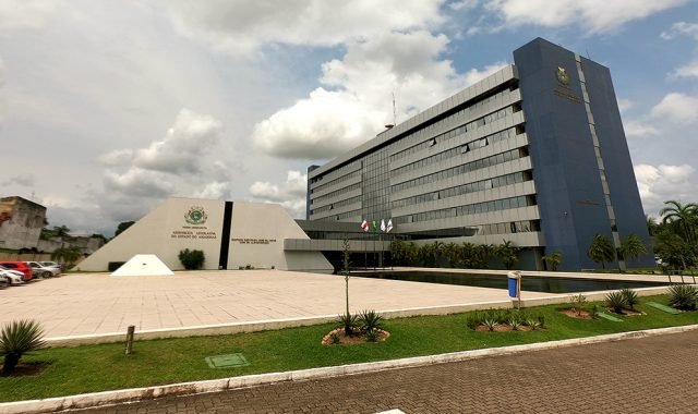 Deputados aprovam parecer que pede arquivamento de Impeachment de Wilson Lima
