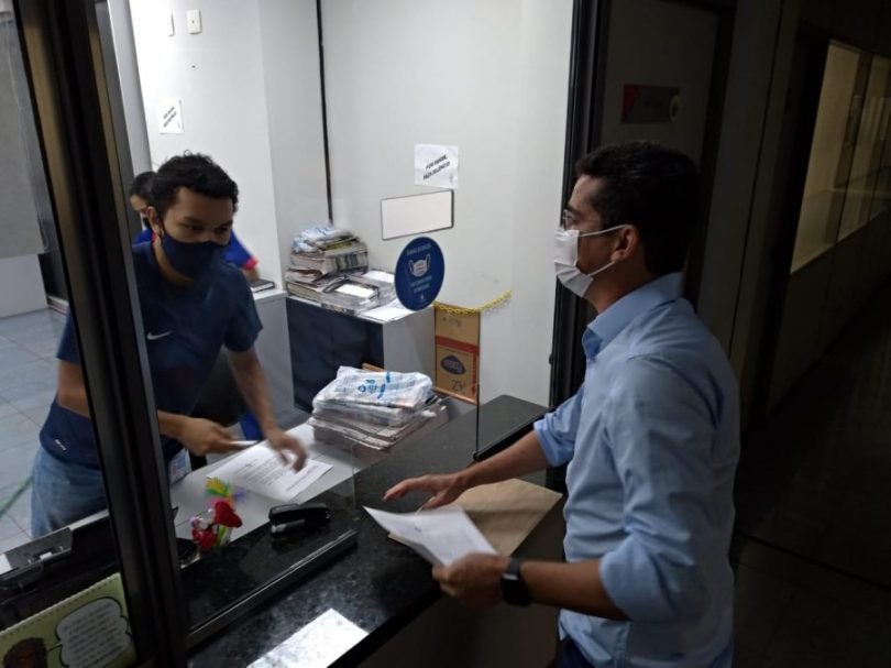 David Almeida, apresenta requerimento solicitando comparecimento na CPI da Saúde.