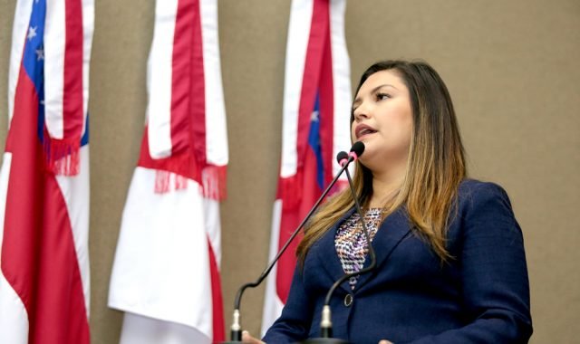 Após perseguição, Joana Darc critica prefeito de Manicoré, Sabá Medeiros