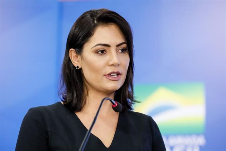 Hackers vazam supostos dados pessoais de Michelle Bolsonaro