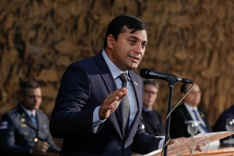‘O Estado vai dar uma resposta dura’ diz Wilson Lima sobre morte de policiais