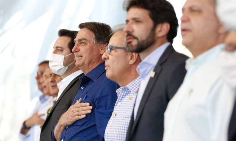 Bolsonaro lança pedra fundamental de duplicação da BR-469