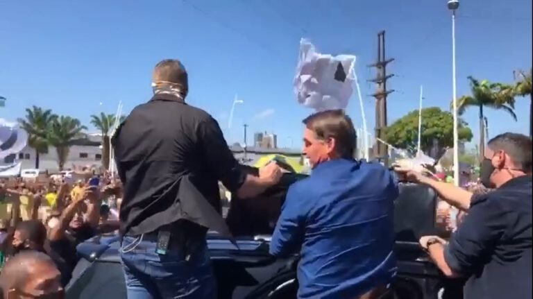 Assista: Jair Bolsonaro é recebido e exaltado por multidão em Belém (PA)
