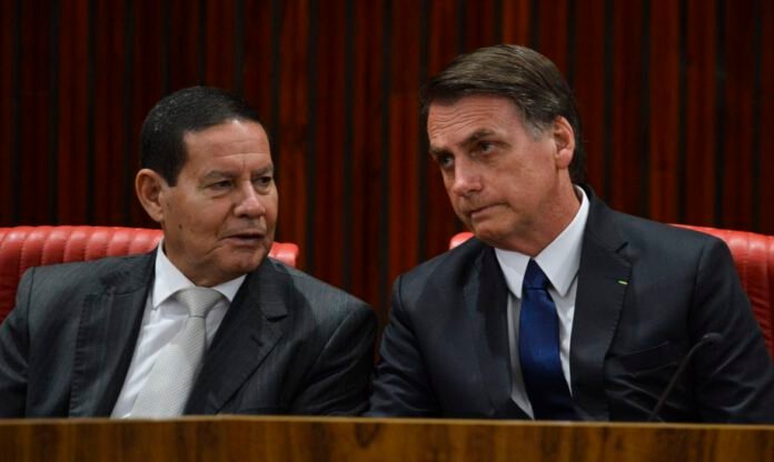 Foto; Reprodução Mourão e Bolsonaro