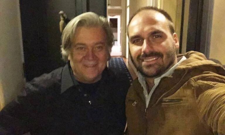 Steve Bannon, ex-conselheiro de Trump, é preso por suspeita de fraude
