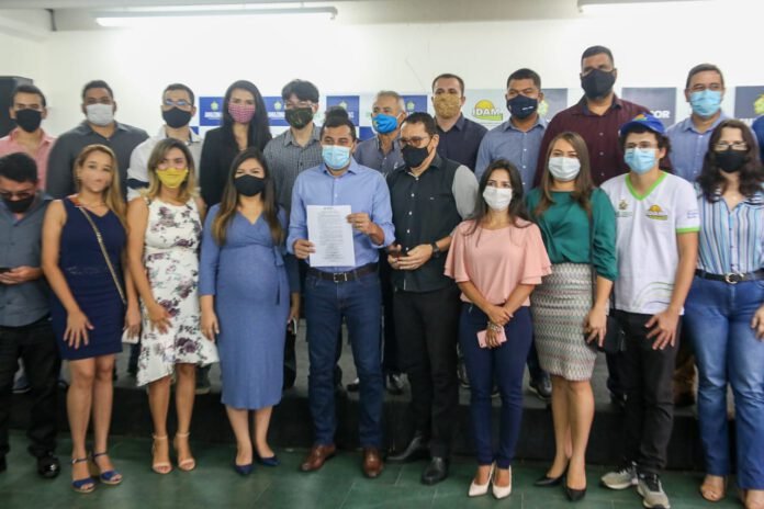Foto: Fabio Romão Joana e os aprovados do IDAM
