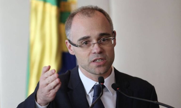 André Mendoça