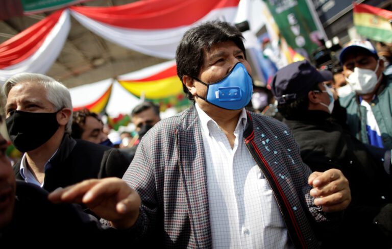 Evo Morales volta à Bolívia 1 ano após renunciar à presidência
