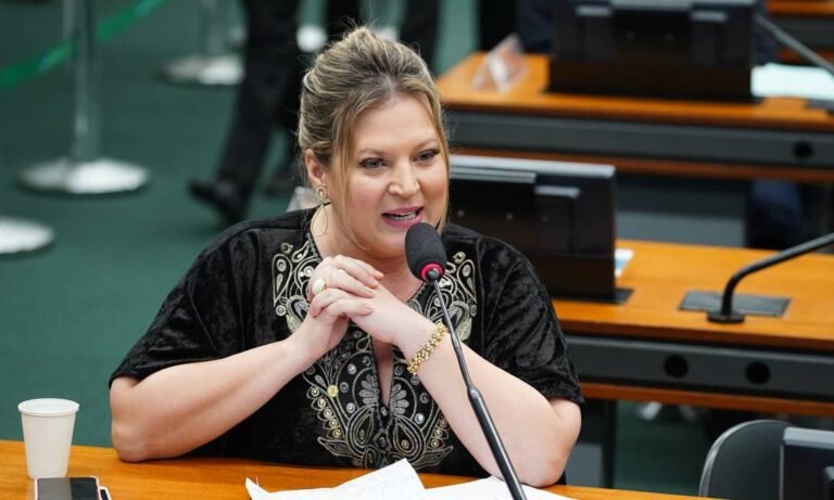 Joice Hasselmann é condenada a indenizar ex-senadora por ofensas