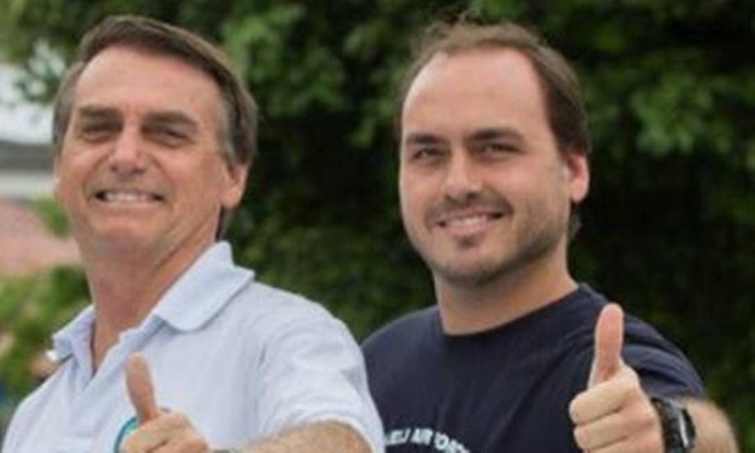 Jair Bolsonaro e Carlos Bolsonaro