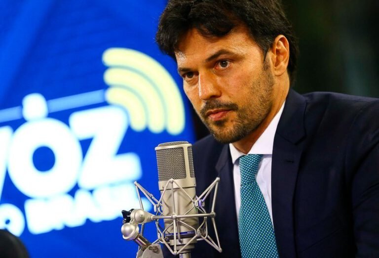 Governo anuncia lançamento de cabo submarino entre Brasil e Europa