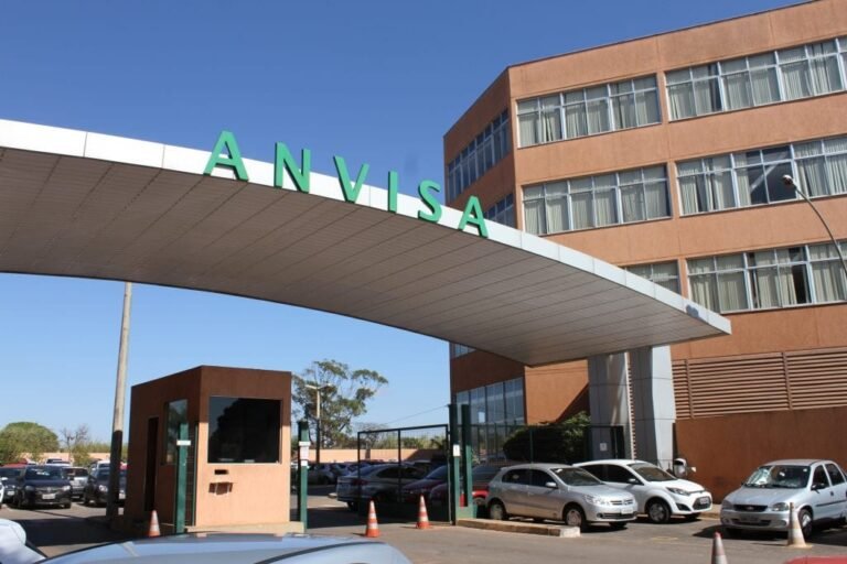 Anvisa pede a Bolsonaro que vete artigo da MP das vacinas