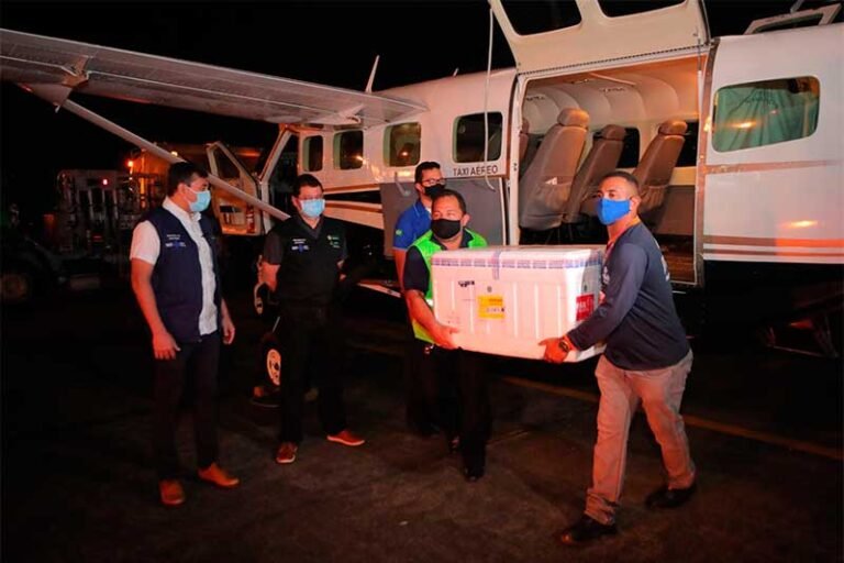 Amazonas recebe mais 76 mil doses de vacina para idosos entre 60 e 69 anos