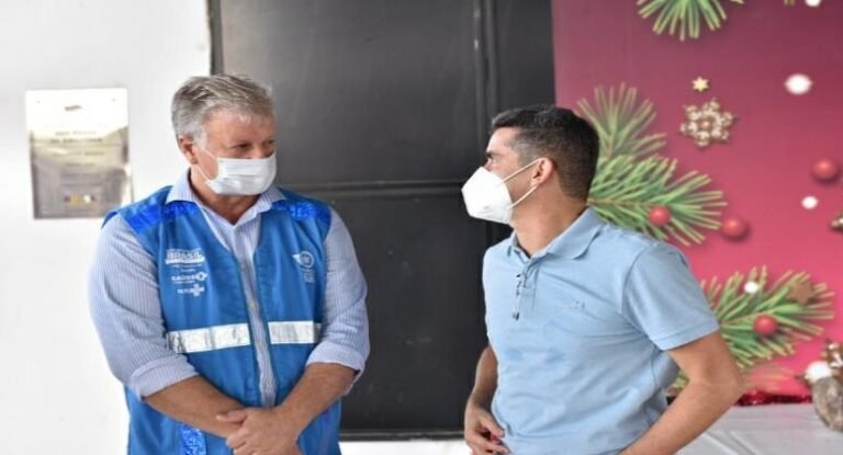 ‘A prefeitura de Manaus está fazendo muito bem a sua parte na vacinação’, afirma o assessor especial do Ministério da Saúde