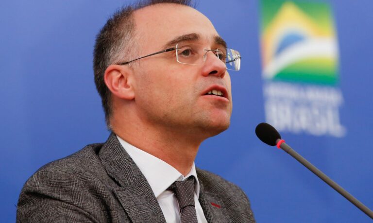 André Mendonça toma posse no cargo de advogado-geral da União