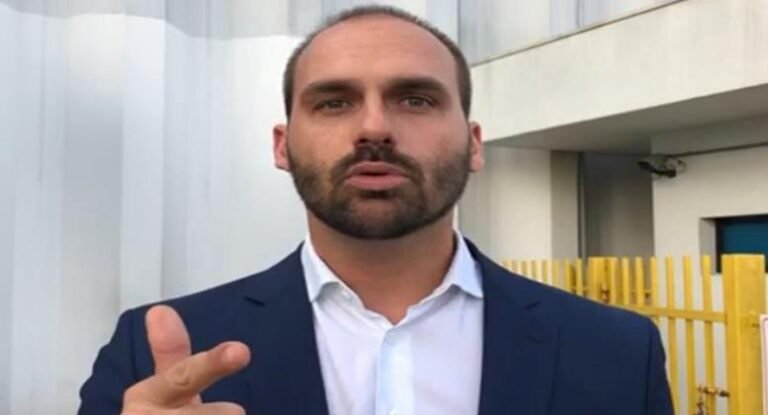 Relator pede arquivamento de processo contra Eduardo Bolsonaro