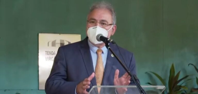Fiocruz vai produzir insumo para vacina em agosto, diz Queiroga