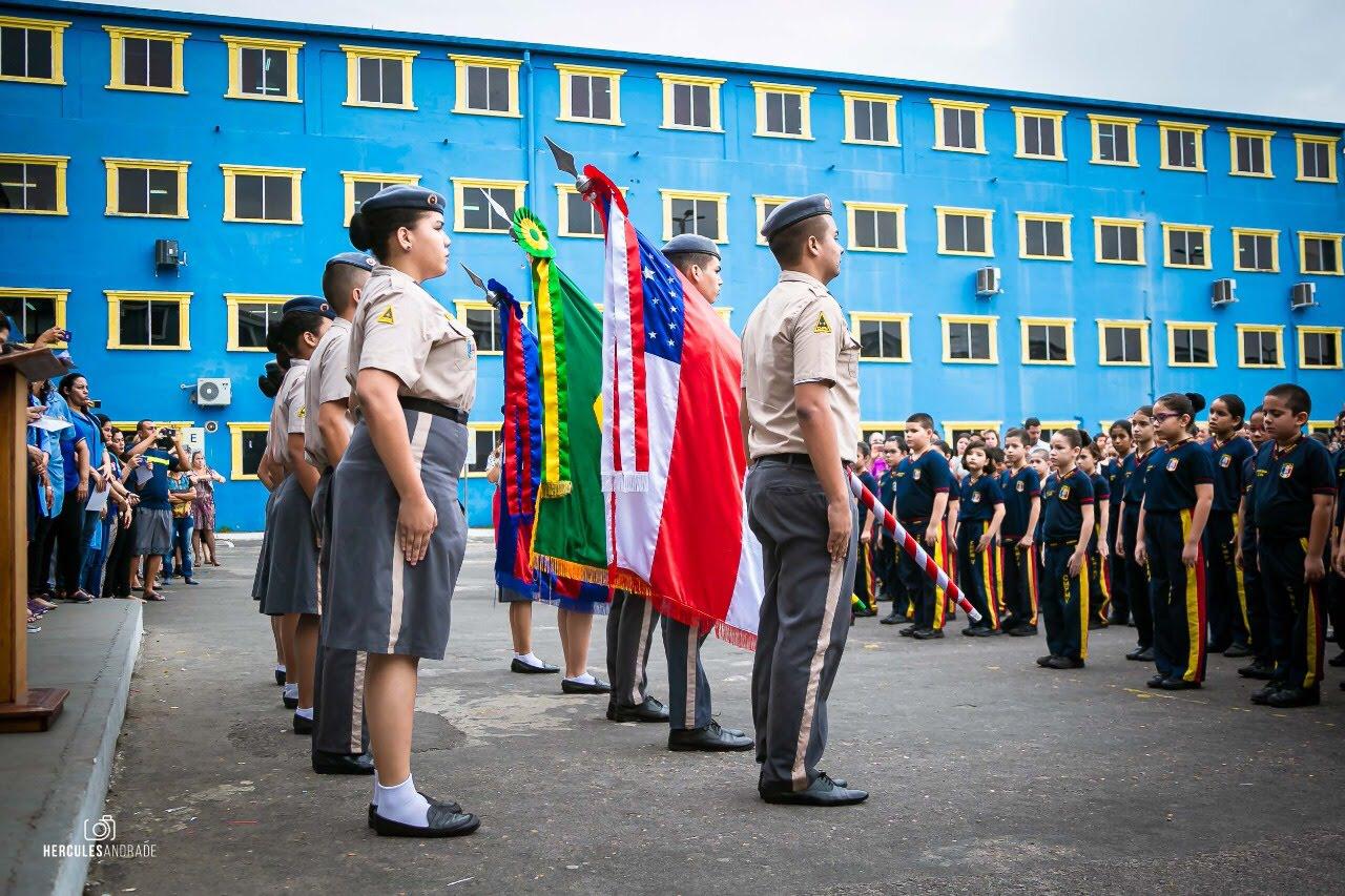 Escola Civico Militar
