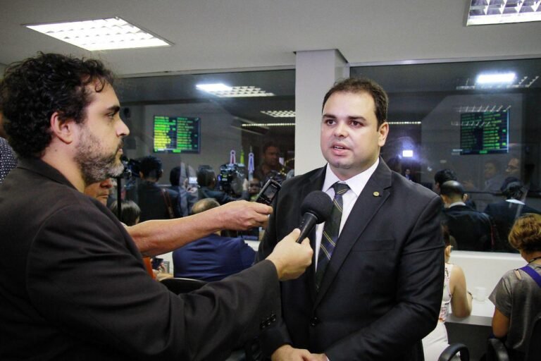 Presidente Roberto Cidade apresenta PL que obriga construtoras a entregarem apartamentos com rede de proteção