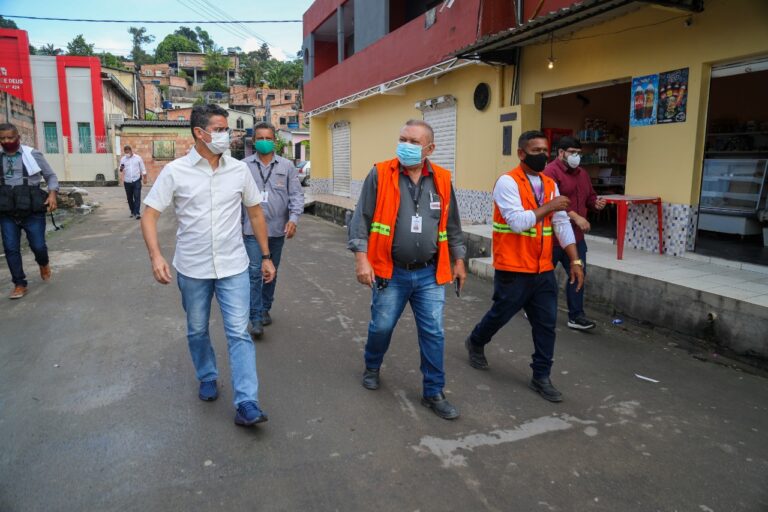 David Almeida vistoria ações do pacote de Obras de Inverno na zona norte de Manaus