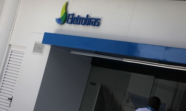 Privatização da Eletrobras é a maior do país, diz ministério