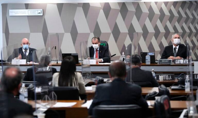Osmar Terra diz que foi otimista em opiniões sobre a pandemia