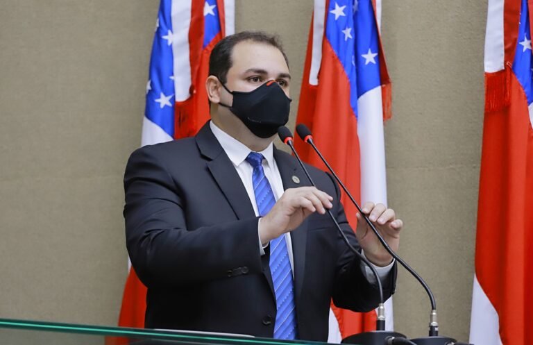 Roberto Cidade pede celeridade na análise do projeto que regulamenta o transporte aquaviário no AM