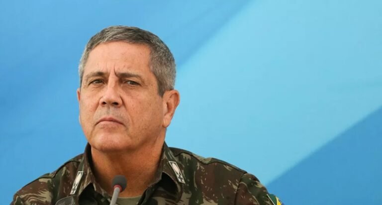 Comissão convoca ministro da Defesa para explicar fala sobre voto impresso