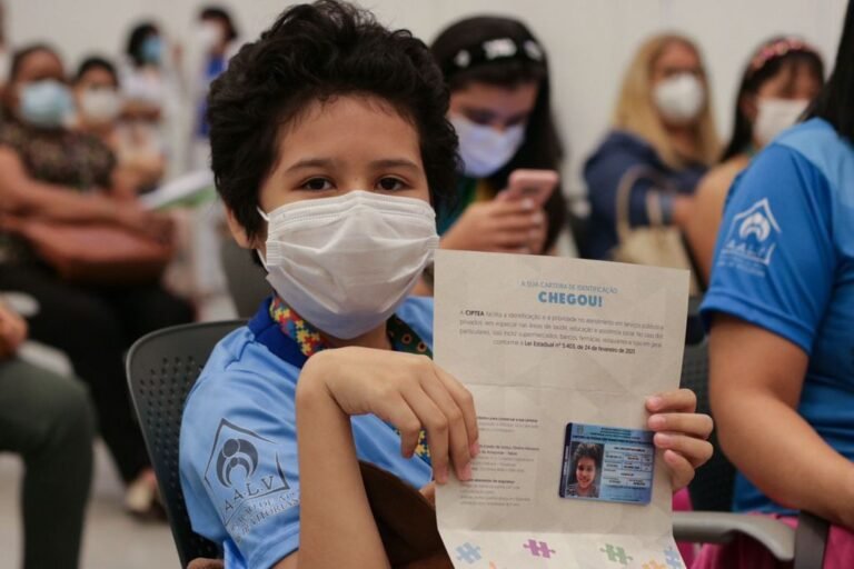 Lei de Joana Darc cria Carteira de Identificação dos Autistas e em cerimônia alusiva, governo anuncia implementação
