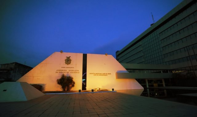 ALEAM debate endividamento da população e extinção de postos de trabalho no AM