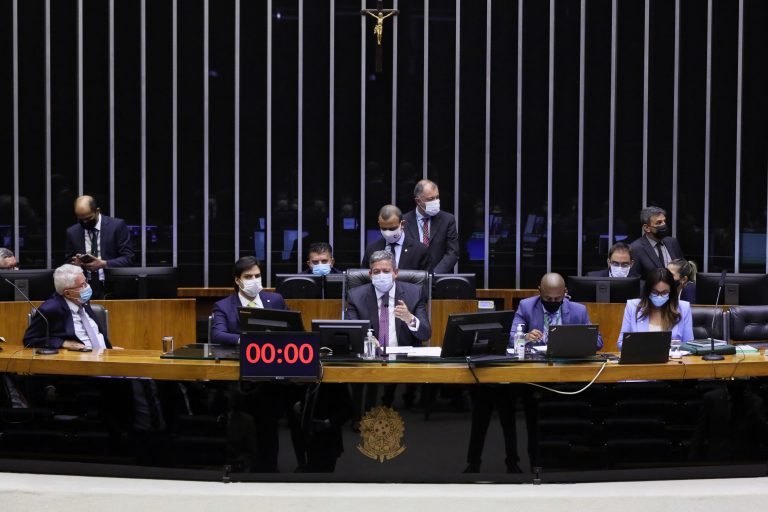 Deputados aprovam urgência para projeto do novo Código Eleitoral; votação será na quinta-feira